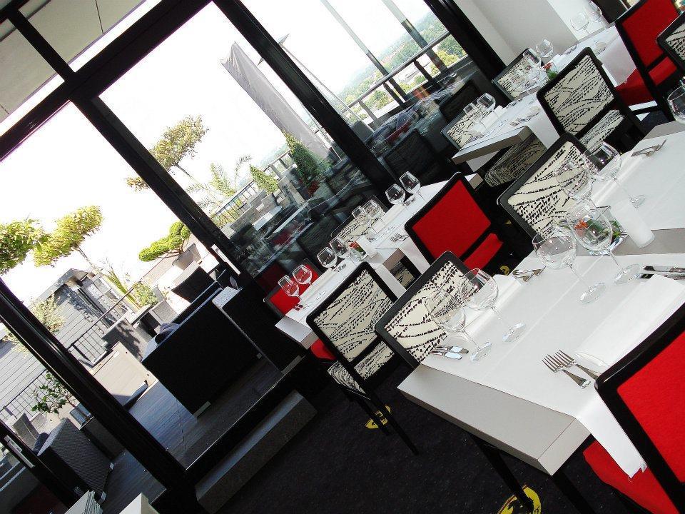 Fletcher Hotel-Restaurant Parkstad- Zuid Limburg كيركراد المطعم الصورة